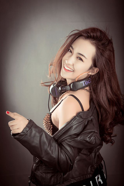 DJ Mie của Rap Việt và Trang Moon của King of Rap đọ dáng