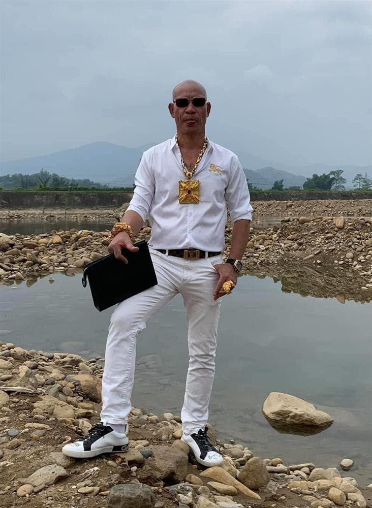 Dũng trọc là một giang hồ mạng sính vàng