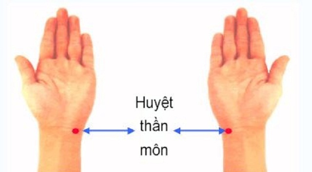 Bam-huyet-dieu-tri-mat-ngu