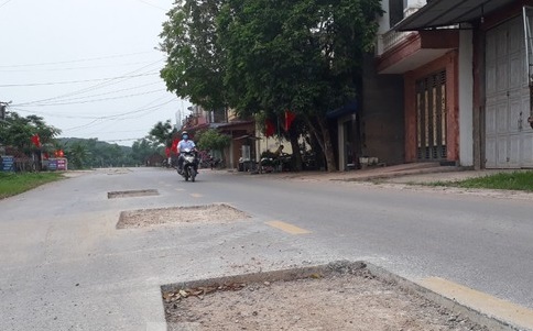 Bắc Giang: Chưa hết bảo hành, đường bê tông 18 tỷ đã hư hỏng