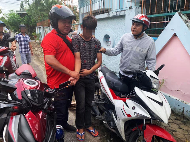 Bị hăm dọa, người đàn ông vẫn miệt mài chạy xe cấp cứu miễn phí cho người nghèo suốt 10 năm