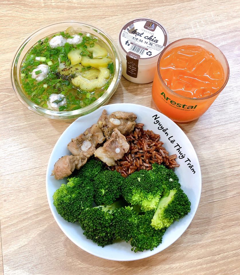 Girl xinh chia sẻ bí quyết giảm cân hiệu quả từ Eat Clean khiến chị em sôi sục