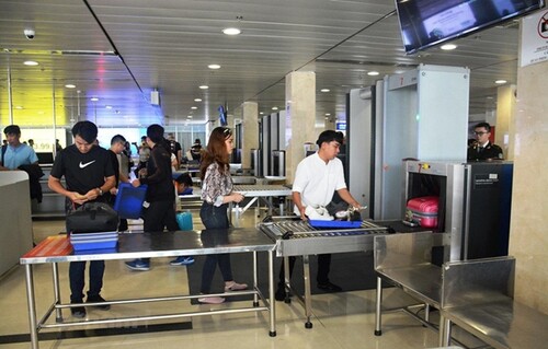 Hành khách Trung Quốc nhập cảnh trái phép dùng giấy tờ giả