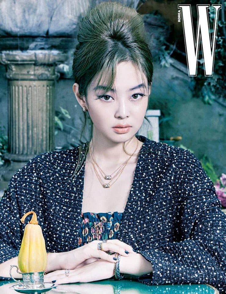 Ảnh Jennie Blackpink trên Wkorea tháng 11