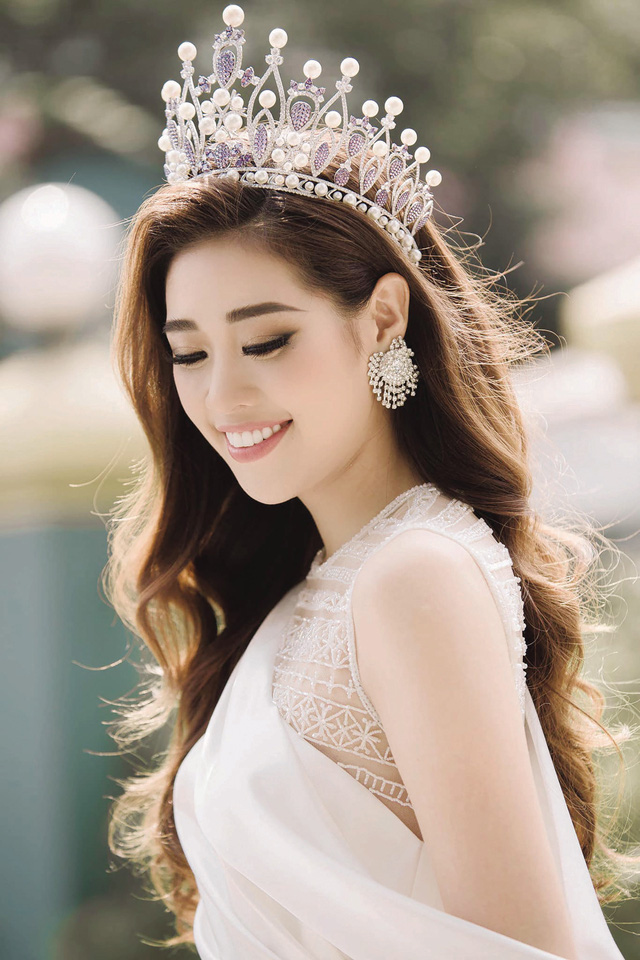 Hoa hậu Khánh Vân bị 'khủng bố' vì bênh vực Hương Giang