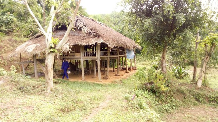 Thương xót phận đời côi cút của cậu bé 10 tuổi lớn lên không biết mặt bố mẹ