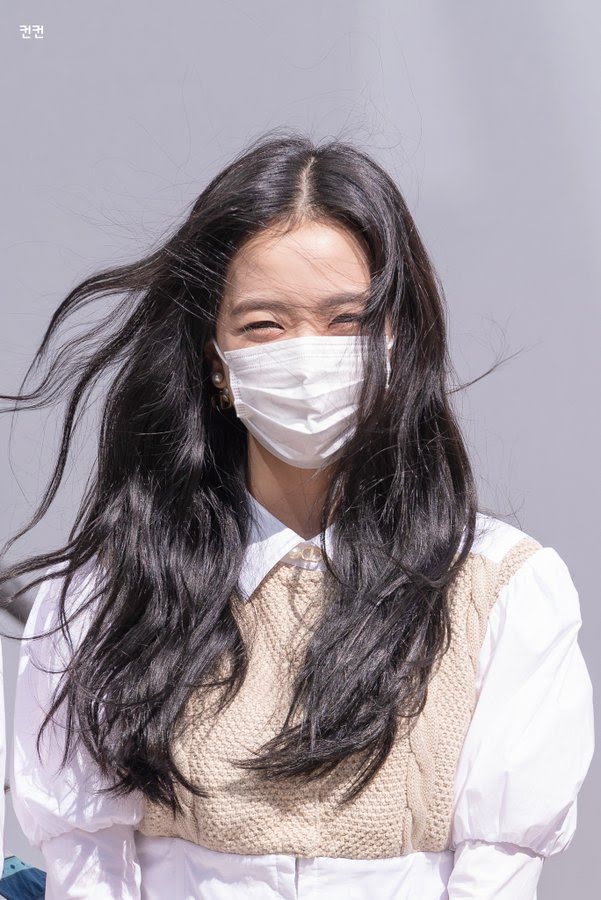 Học lỏm BLACKPINK cách phối đồ phong cách học sinh chất ngất