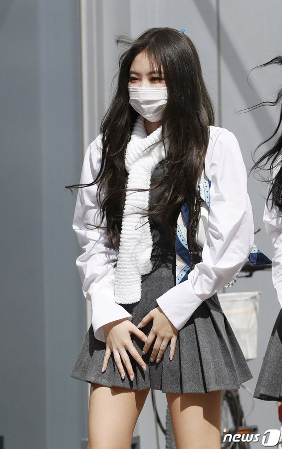 Học lỏm BLACKPINK cách phối đồ phong cách học sinh chất ngất