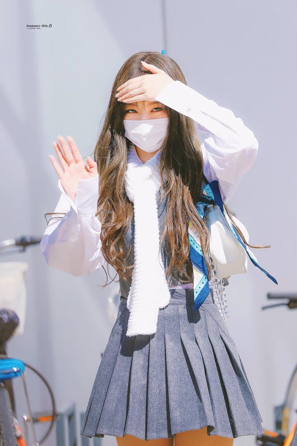 Học lỏm BLACKPINK cách phối đồ phong cách học sinh chất ngất