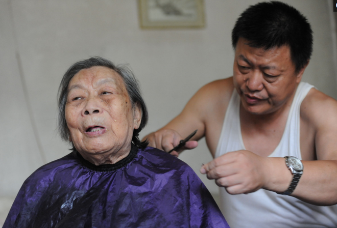 Kinh nghiệm chiến thắng ung thư [3]: Cụ bà U90 vượt qua 5 bệnh ung thư vì 'quản lý tốt cái miệng'