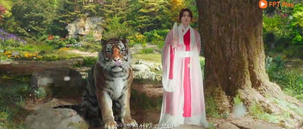 lLee Dong Wook diện đồ sến rệt trong Bạn trai tôi là hồ ly