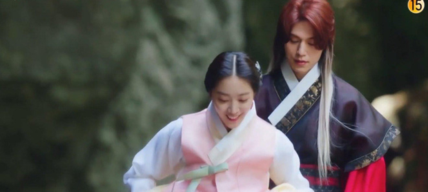 Lee Dong Wook diện đồ sến rệt trong Bạn trai tôi là hồ ly