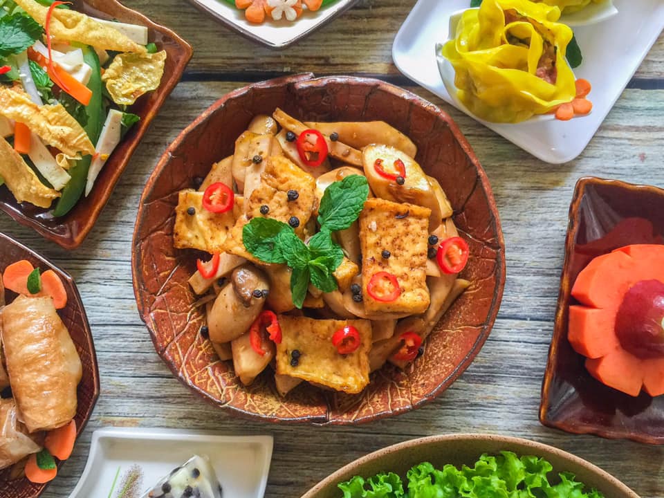 Mãn nhãn trước những mâm cỗ cúng rằm tháng Giêng được hội chị em chia sẻ rầm rộ