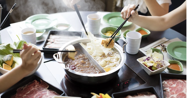 Mùa hè ăn lẩu trong phòng điều hòa cẩn thận ngộ độc khí CO Mùa hè ăn lẩu trong phòng điều hòa cẩn thận ngộ độc khí CO