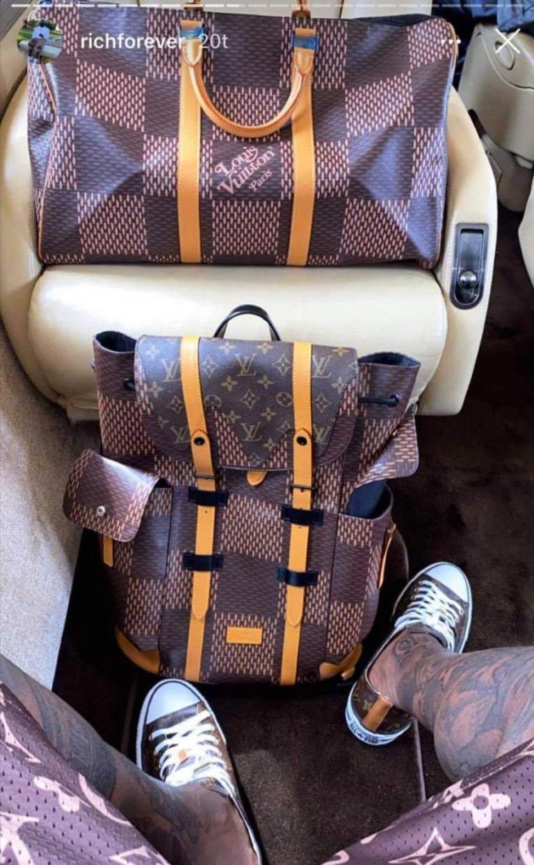 Nam rapper Rick Ross bị bóc mẽ dùng Louis Vuitton fake Nam rapper Rick Ross bị bóc mẽ dùng Louis Vuitton fake