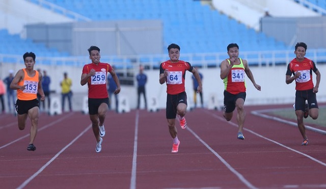 VĐV Ngần Ngọc Nghĩa phá kỷ lục quốc gia ở cự ly 100m
