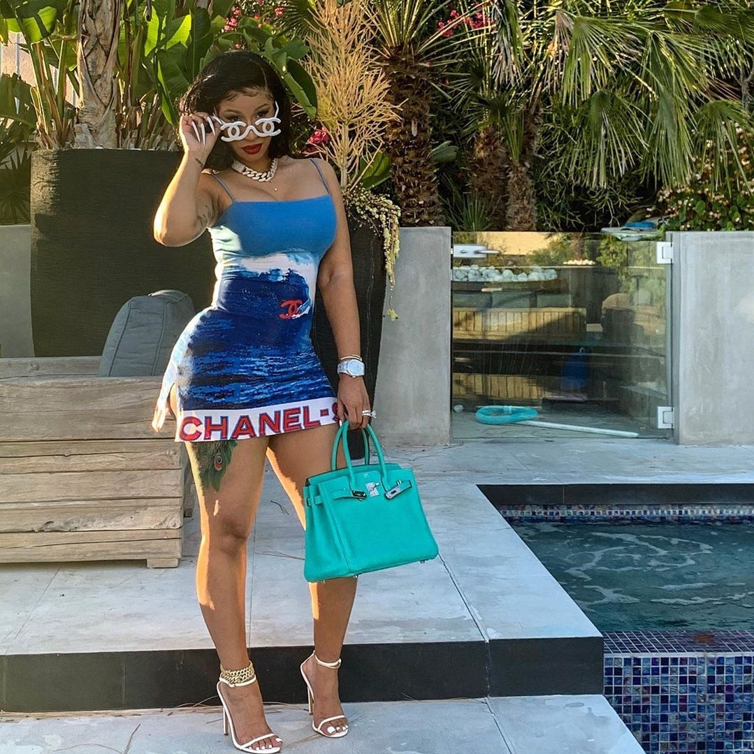 Ngó nghiêng BST túi Hermès Birkin triệu đô của Cardi B