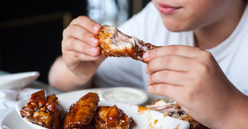 Người đàn ông nhập viện nguy kịch chỉ vì một hành động vô ý khi ăn thịt gà Người đàn ông nhập viện nguy kịch chỉ vì một hành động vô ý khi ăn thịt gà