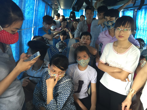 Cảnh xe khách nhồi nhét kinh hoàng dịp nghỉ lễ 30/4 - 1/5/2019.