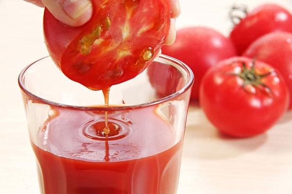 Cà chua rất giàu vitamin C Cà chua rất giàu vitamin C