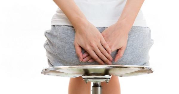 Thường xuyên dùng sức rặn khi đại tiện sẽ gây nguy cao mắc bệnh trĩ