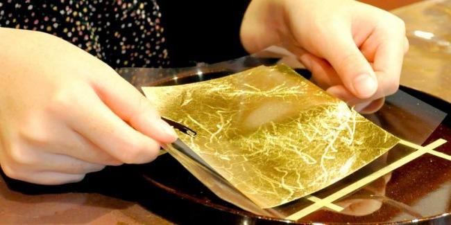 Vàng lá được sử dụng trong thực phẩm không có lợi, nhưng cũng khó gây hại cho sức khỏe con ngườiVàng lá được sử dụng trong thực phẩm không có lợi, nhưng cũng khó gây hại cho sức khỏe con người
