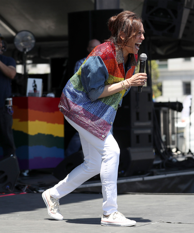 Phó tổng thống Mỹ Kamala Harris là người cuồng sneakers