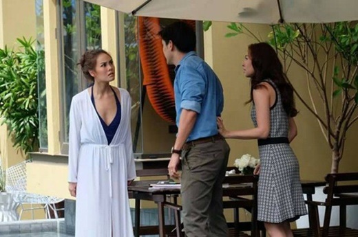 Phát điên khi thấy chồng thông tắc sữa giúp cô bạn thân