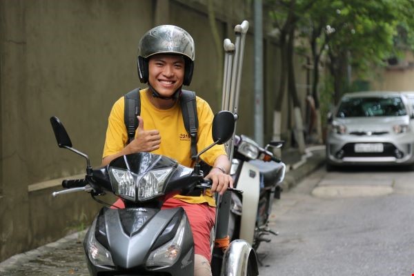 8 năm sống bằng một chân, chàng trai mắc căn bệnh nhà giàu nỗ lực tốt nghiệp đại học 8 năm sống bằng một chân, chàng trai mắc căn bệnh nhà giàu nỗ lực tốt nghiệp đại học