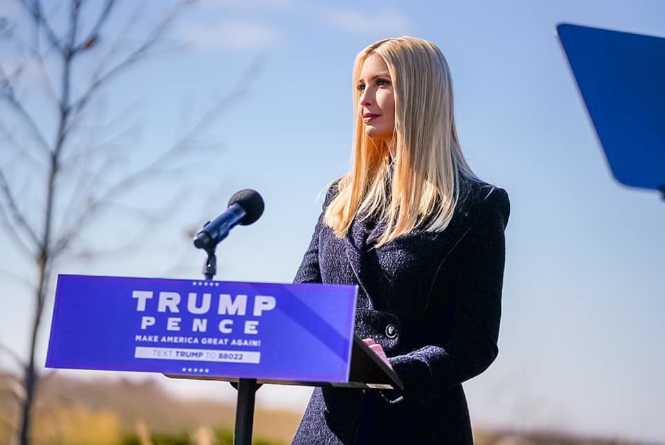Phong cách thời trang sang trọng của Ivanka Trump