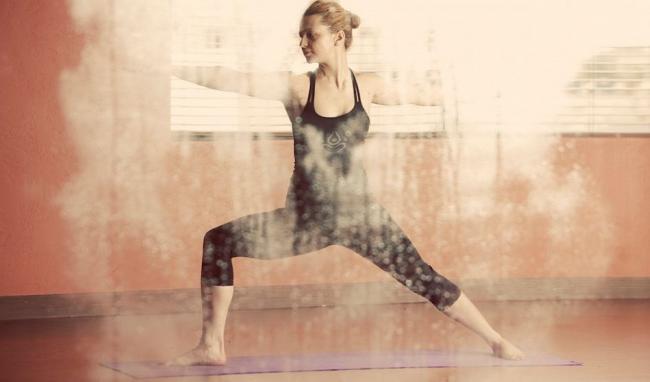 Yoga nóng dễ khiến người tập kiệt sức và đột quỵ nếu tập sai cách