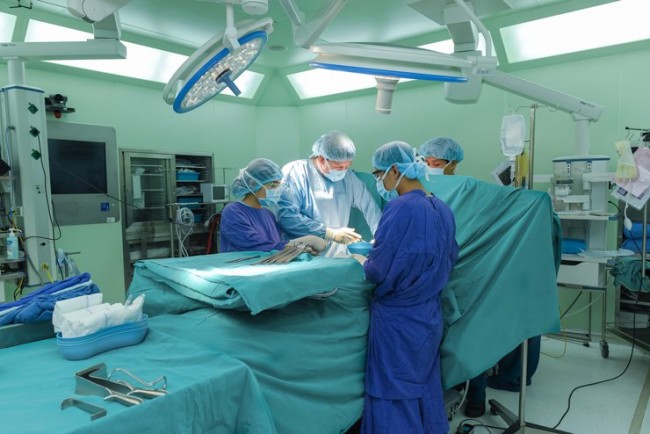 Điều trị hẹp niệu đạo tái phát không thể điều trị dứt điểm bằng thuốc
