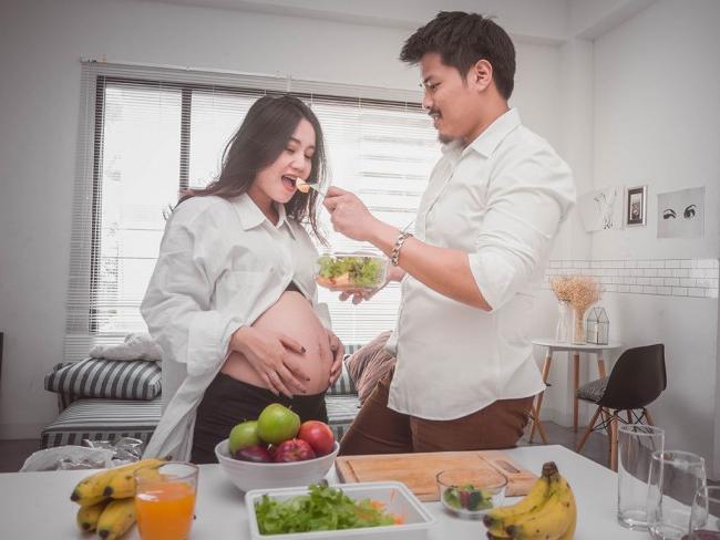 Mẹ bầu nên có chế độ dinh dưỡng lành mạnh 