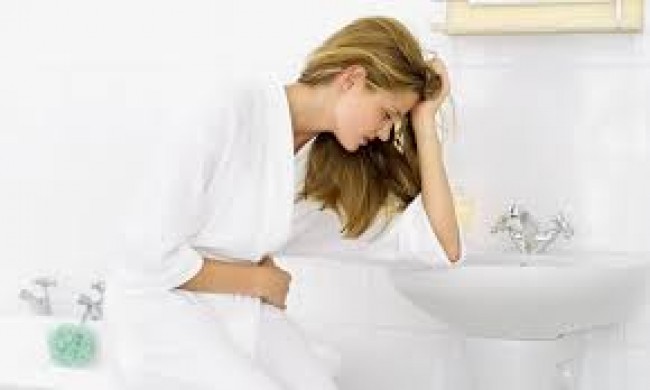 Dạ dày tiêu hóa thức ăn chậm khiến mẹ bầu có cảm giác buồn nôn