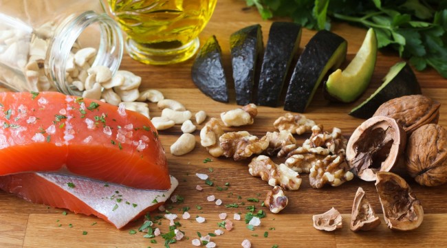 Omega-3 giúp giảm tình trạng đau do viêm loét đại tràng
