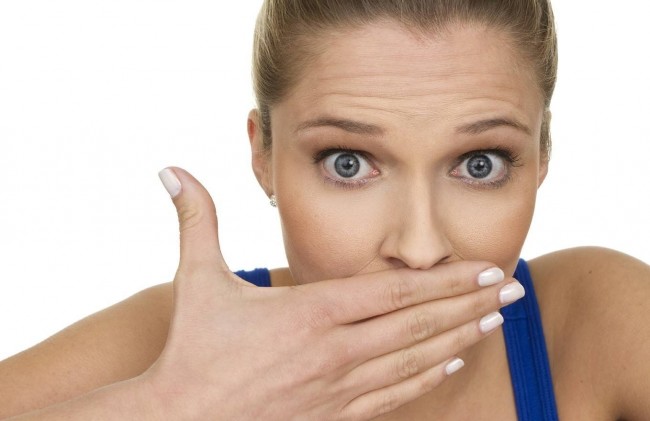 Nội tiết tố thay đổi khiến bà bầu dễ mắc chứng hôi miệng 