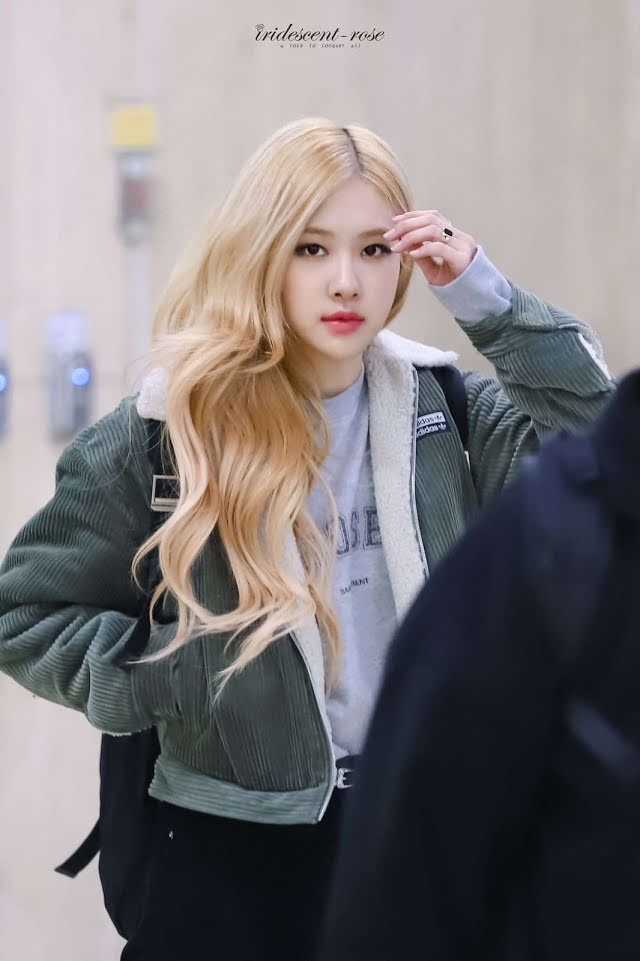 Rosé (BLACKPINK) chia sẻ bí kíp chăm sóc tóc tẩy cực lạ