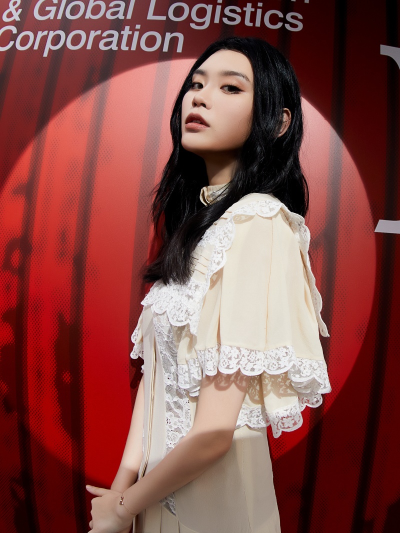 Sao Hoa Ngữ tại show Louis Vuitton Xuân Hè 2021