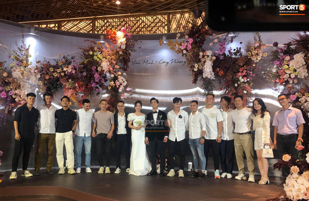 So kè váy cưới của Viên Minh và Xoài Non