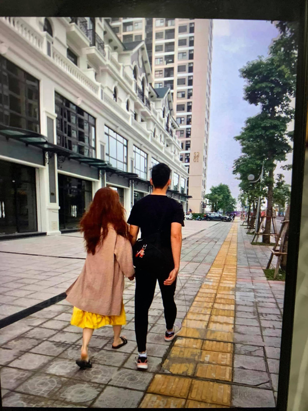 Chiếc váy cô nàng tuesday mặc giống Huỳnh Anh?