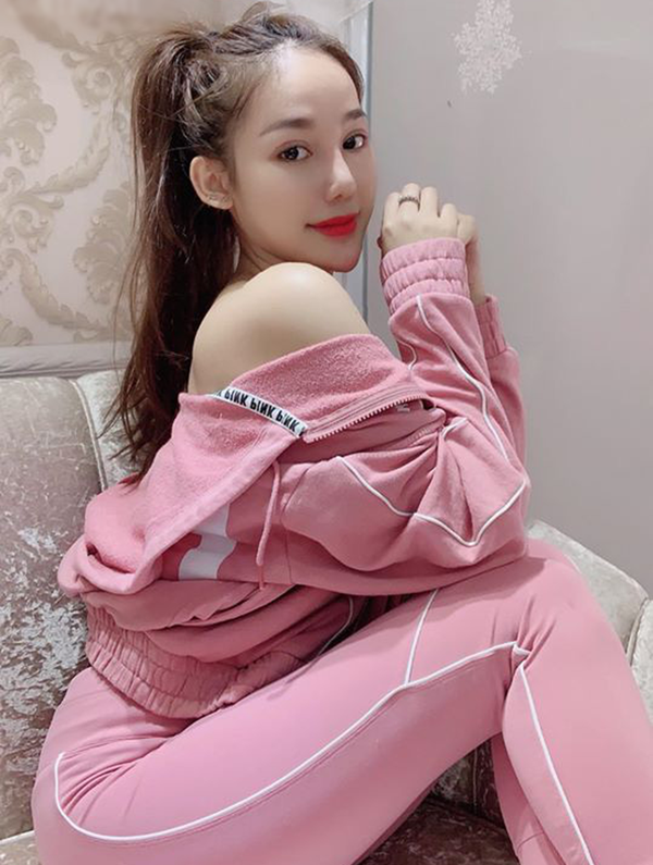 4 lần nâng mũi đến hết sạch sụn tai, cô gái 23 tuổi từng nhiều lần nghĩ quẩn vì phẫu thuật hỏng