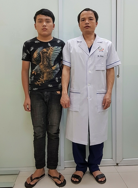 37 tuổi nhưng chỉ cao mét rưỡi và nặng hơn 40kg, người đàn ông sốc khi biết bị suy sinh dục 37 tuổi nhưng chỉ cao mét rưỡi và nặng hơn 40kg, người đàn ông sốc khi biết bị suy sinh dục