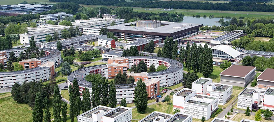 Tân thủ khoa đầu ra ĐH KHTN với số điểm gần tuyệt đối: Sắp đi Paris du học với học bổng toàn phần