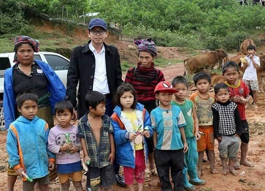 thay-giao-le-quoc-chau-ngon-lua-am-giua-tam-bao-lu thay-giao-le-quoc-chau-ngon-lua-am-giua-tam-bao-lu