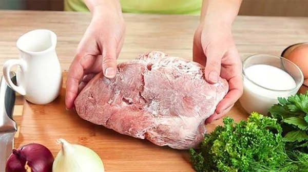 Thói quen lưu trữ thịt trong tủ đá của hàng triệu người Việt gây nguy hại sức khỏe cả gia đình