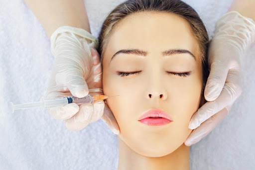 Tiêm botox gọn hàm bị nổi cục cứng có sao không? Tiêm botox gọn hàm bị nổi cục cứng có sao không?