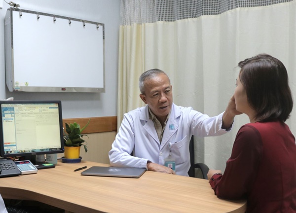Cảnh báo: Lại thêm trường hợp nam thanh niên 27 tuổi mù mắt, hoại tử vì tiêm filler nâng mũi