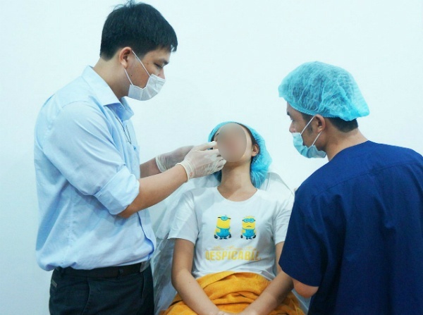 Phương pháp thẩm mỹ “tiêm tai” đang khiến hội chị em điên đảo thật sự có thể “hút tài hút lộc”? Phương pháp thẩm mỹ “tiêm tai” đang khiến hội chị em điên đảo thật sự có thể “hút tài hút lộc”?