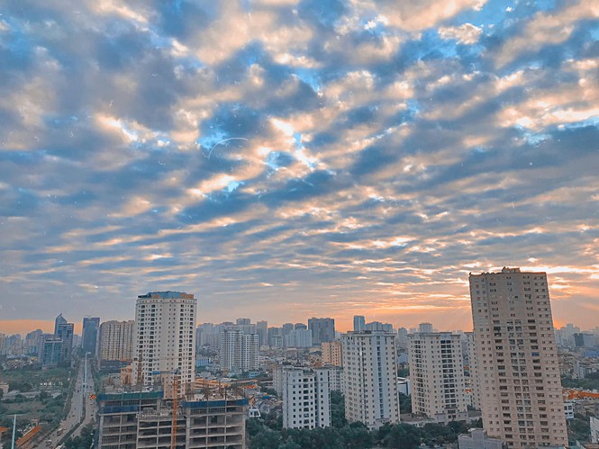 Tổng hợp hình ảnh bầu trời Hà Nội nhiều mây 