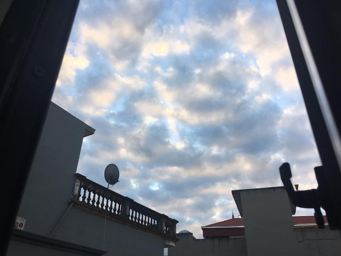 Tổng hợp hình ảnh bầu trời Hà Nội nhiều mây 